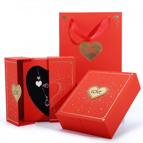 Подарочная коробка "Love" для ювелирных изделий_0 500132 613.05 ₽